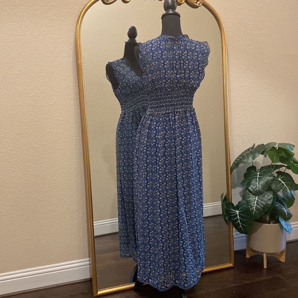Max Studio Women's Sleeveless V Neck Smocked Waist Dress Size S - Picture 4 of 7
